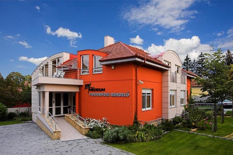 Hotel Promedicum Panzio Veszprém Zewnętrze zdjęcie